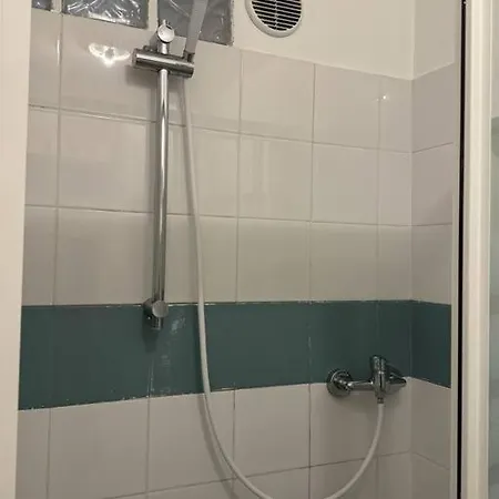 Flat,place D La Republique * Paryż